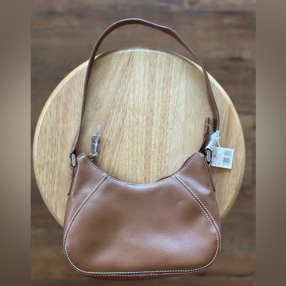 Liz Claiborne Handbags - 90’s Classic Tan Hobo Shoulder Bag